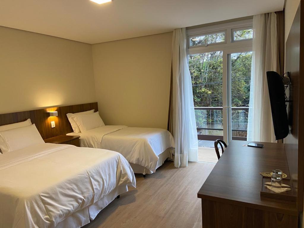 Hotel Chateau Campos do Jordao Bagian luar foto