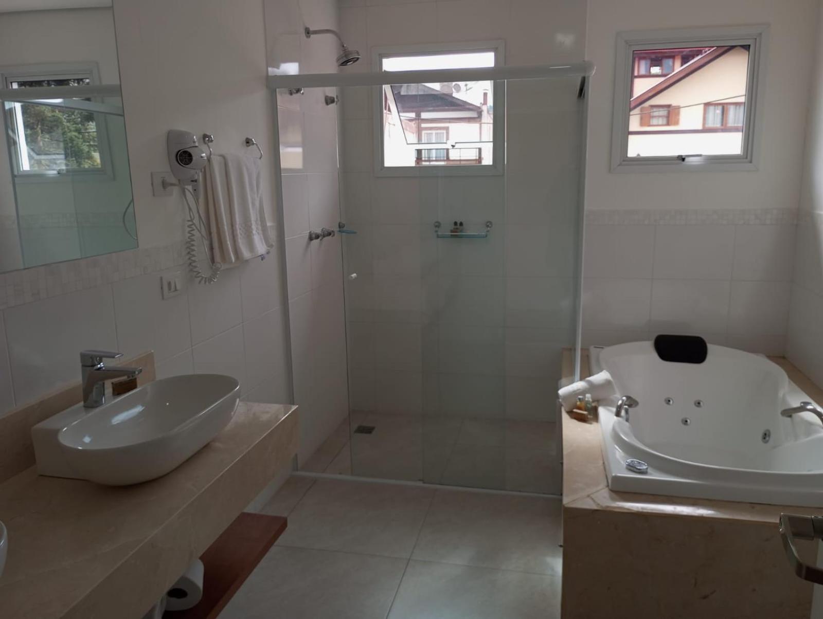 Hotel Chateau Campos do Jordao Bagian luar foto