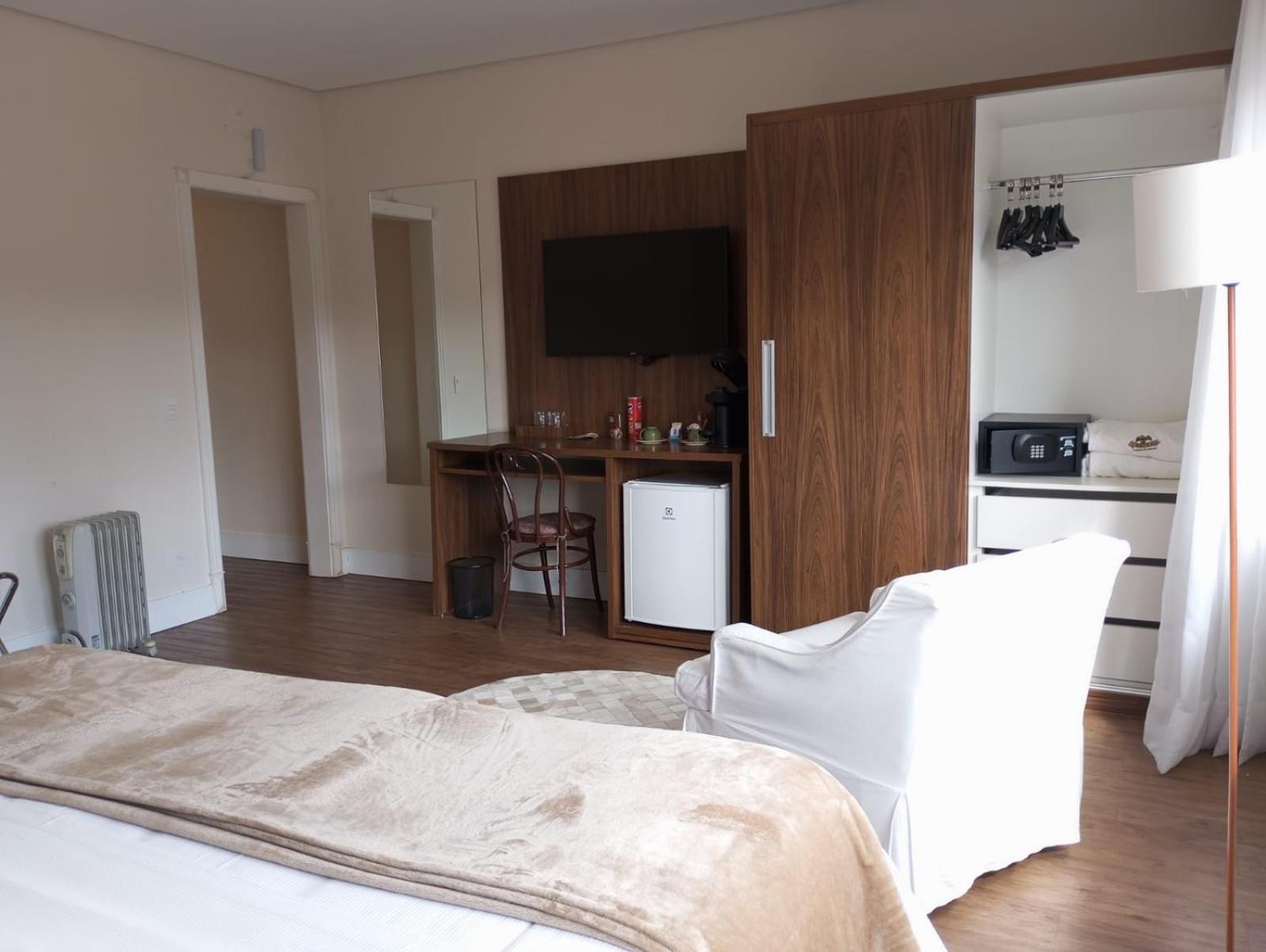 Hotel Chateau Campos do Jordao Bagian luar foto