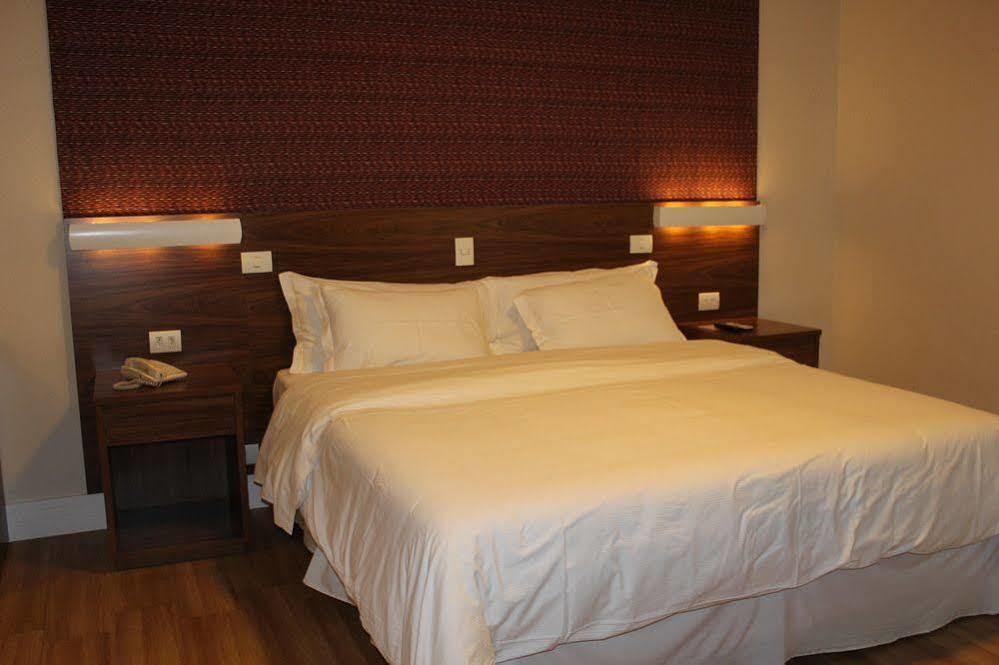 Hotel Chateau Campos do Jordao Bagian luar foto